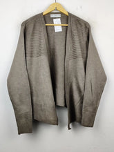 Buy online pre-used pre-loved 100% authentic & Original branded St Michael (LS-7827) available in Pakistan. Top international brands avilable.
